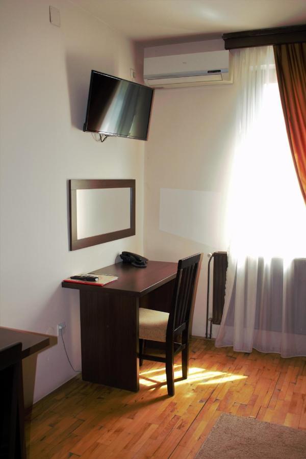 Garni Hotel City Κρούσεβατς Εξωτερικό φωτογραφία